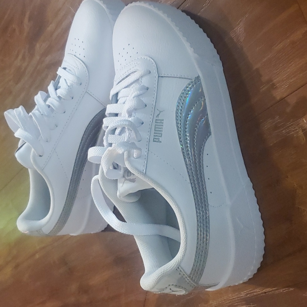 New puma shoes worn once